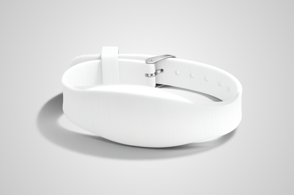 Silikonový náramek s bílým štítkem a NFC modelem JM11 od JM Band®.